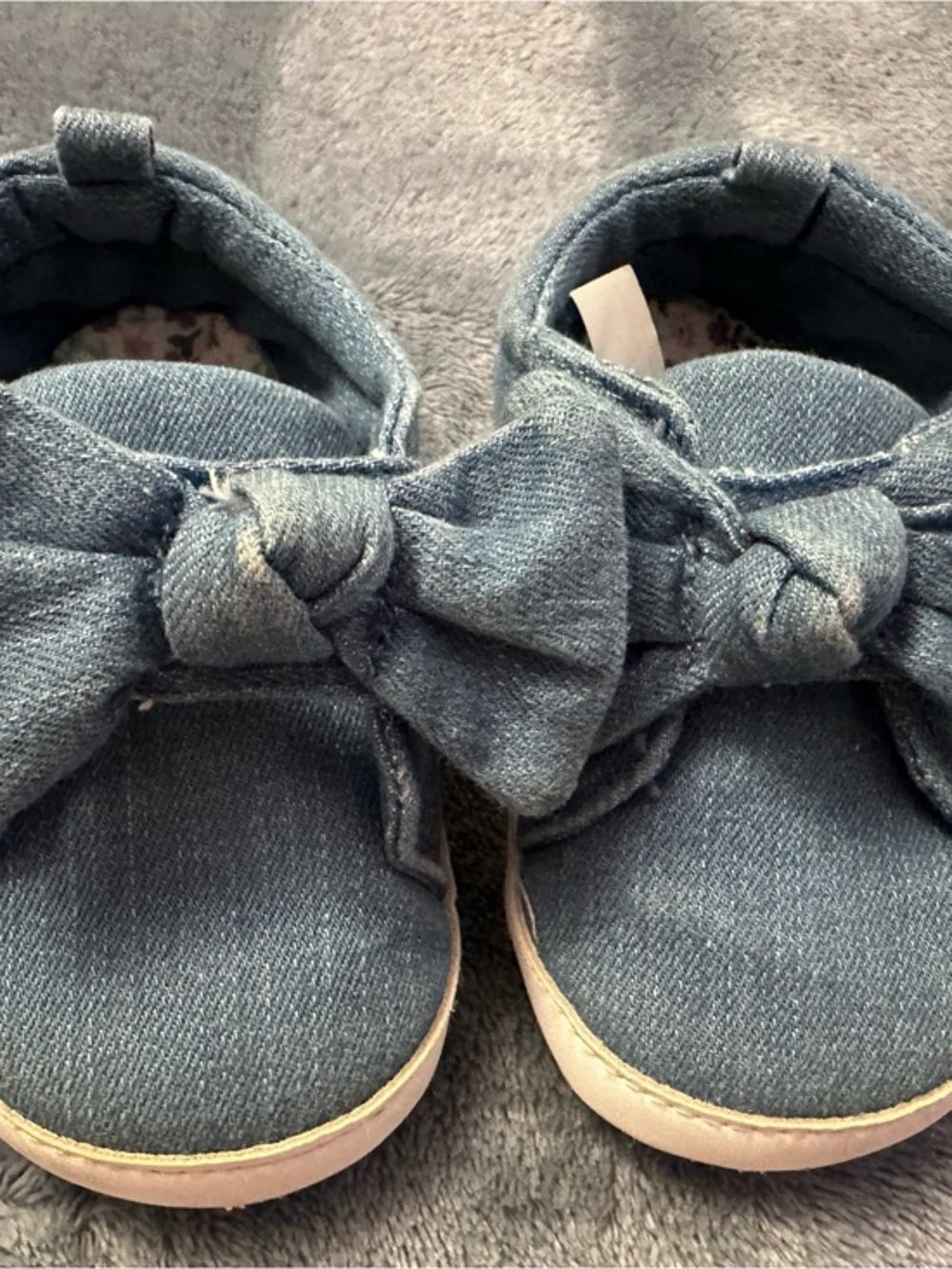 🎀 Carter’s Denim Bow Baby Shoes 9-12M Chambray First Walker *